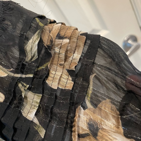 Fig & Flower Anthropologie black sheer button up chiffon blouse w floral print - Picture 8 of 12